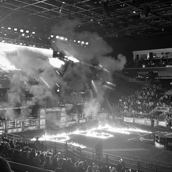 Meet your Posher, Jennifer - Picture 5 of 11